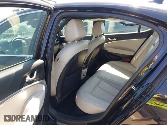 ✅ 2023 Genesis G70 2.0T • VIN: KMTG34TA3PU132398 • Lot: 42497066. Listed on IAAI with 34,759 mi. Free auction sales archive from the USA and detailed vehicle history report at DreamBid. Image 8.