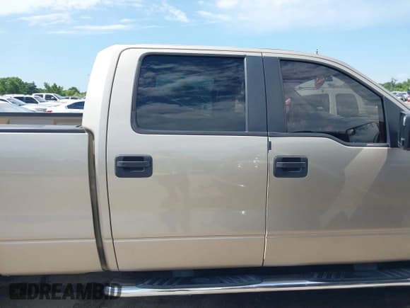 ✅ 2008 Ford F-150 XLT • VIN: 1FTPW12VX8FA91900 • Лот: 42455455. Опубликован ранее на IAAI с пробегом 329 039 миль. Бесплатный доступ к архиву аукционных продаж из США и подробный отчёт об истории автомобиля на DreamBid. Изображение 13.