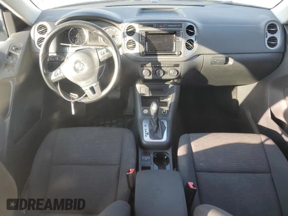 ✅ 2017 Volkswagen Tiguan S • VIN: WVGAV7AX3HK042720 • Lot: 81601605. Listed on Copart with 86,097 mi. Free auction sales archive from the USA and detailed vehicle history report at DreamBid. Image 8.