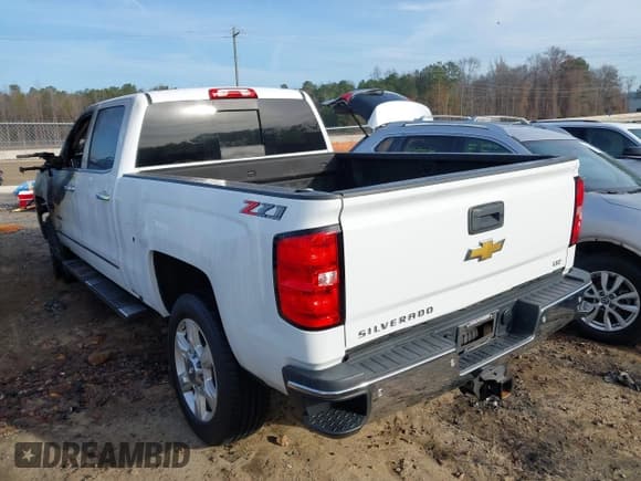 ✅ 2019 Chevrolet Silverado 2500HD LTZ • VIN: 1GC1KTEY0KF183978 • Лот: 41105581. Опубликован ранее на IAAI с пробегом Не указан. Бесплатный доступ к архиву аукционных продаж из США и подробный отчёт об истории автомобиля на DreamBid. Изображение 3.