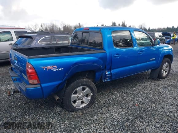 ✅ 2007 Toyota Tacoma PreRunner • VIN: 5TEJU62N77Z469603 • Lot: 41357301. Listed on IAAI with 125,530 mi. Free auction sales archive from the USA and detailed vehicle history report at DreamBid. Image 4.