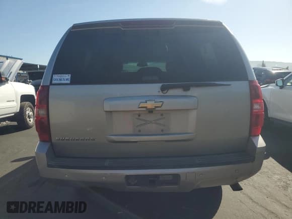 ✅ 2007 Chevrolet Suburban Commercial • VIN: 3GNGK26K97G241310 • Lot: 54781155. Wystawiony na Copart z przebiegiem 166 355 mil. Bezpłatny archiwum sprzedaży aukcyjnych z USA i szczegółowy raport historii pojazdu na DreamBid. Zdjęcie 6.