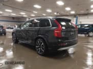 ✅ 2022 Volvo XC90 Momentum • VIN: YV4A221KXN1852946 • Lot: 43126356. Wystawiony na IAAI z przebiegiem 34 374 mil. Bezpłatny archiwum sprzedaży aukcyjnych z USA i szczegółowy raport historii pojazdu na DreamBid. Zdjęcie 3.