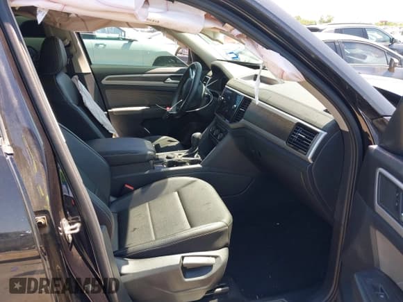 ✅ 2022 Volkswagen Atlas SE • VIN: 1V2KR2CA1NC558345 • Lot: 43114179. Listed on IAAI with 33,042 mi. Free auction sales archive from the USA and detailed vehicle history report at DreamBid. Image 5.