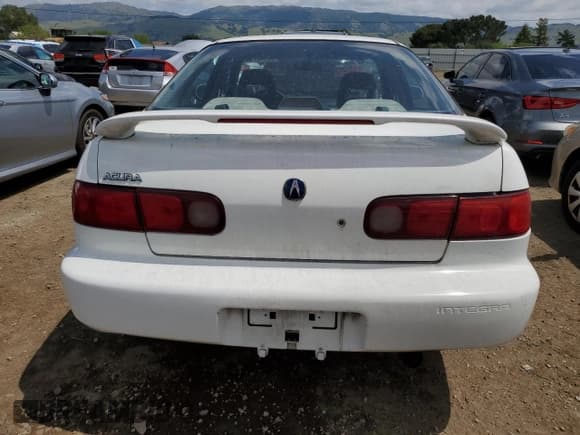 ✅ 2001 Acura Integra LS • VIN: JH4DB76541S000286 • Lot: 54972705. Listed on Copart with 239,061 mi. Free auction sales archive from the USA and detailed vehicle history report at DreamBid. Image 6.