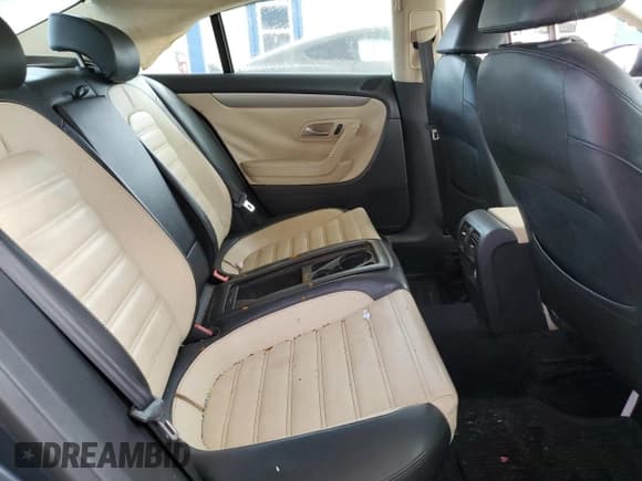 ✅ 2012 Volkswagen CC Sport • VIN: WVWMP7AN8CE524665 • Lot: 69986995. Wystawiony na Copart z przebiegiem 180 012 mil. Bezpłatny archiwum sprzedaży aukcyjnych z USA i szczegółowy raport historii pojazdu na DreamBid. Zdjęcie 10.