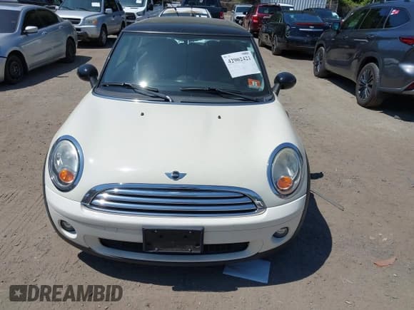 ✅ 2009 MINI Hardtop • VIN: WMWMF33519TU70832 • Lot: 42902421. Listed on IAAI with 88,144 mi. Free auction sales archive from the USA and detailed vehicle history report at DreamBid. Image 6.