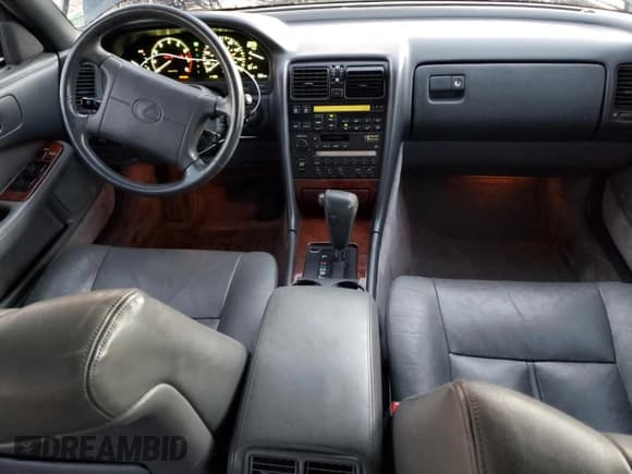 ✅ 1990 Lexus LS • VIN: JT8UF11E5L0006802 • Лот: 72273694. Опубликован ранее на Copart с пробегом 159 516 миль. Бесплатный доступ к архиву аукционных продаж из США и подробный отчёт об истории автомобиля на DreamBid. Изображение 8.