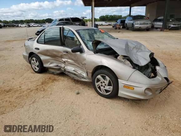 ✅ 2002 Pontiac Sunfire SE • VIN: 1G2JB524027308408 • Lot: 61752784. Wystawiony na Copart z przebiegiem Nie podano. Bezpłatny archiwum sprzedaży aukcyjnych z USA i szczegółowy raport historii pojazdu na DreamBid. Zdjęcie 4.