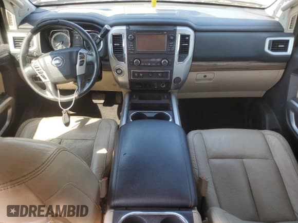 ✅ 2016 Nissan Titan SL • VIN: 1N6BA1F26GN507094 • Lot: 90250815. Wystawiony na Copart z przebiegiem 218 109 mil. Bezpłatny archiwum sprzedaży aukcyjnych z USA i szczegółowy raport historii pojazdu na DreamBid. Zdjęcie 8.