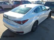 ✅ 2025 Lexus ES 300h • VIN: 58ADA1C11SU075086 • Lot: 43475993. Wystawiony na IAAI z przebiegiem 1 444 mil. Bezpłatny archiwum sprzedaży aukcyjnych z USA i szczegółowy raport historii pojazdu na DreamBid. Zdjęcie 4.