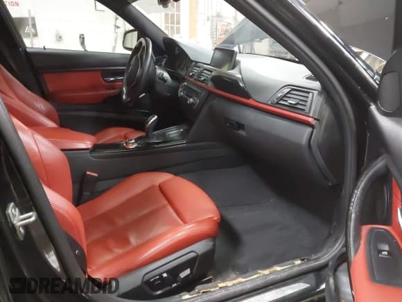 ✅ 2013 BMW 3 Series 328i xDrive • VIN: WBA3B3C5XDF532372 • Лот: 41876130. Опубликован ранее на IAAI с пробегом 121 545 миль. Бесплатный доступ к архиву аукционных продаж из США и подробный отчёт об истории автомобиля на DreamBid. Изображение 5.