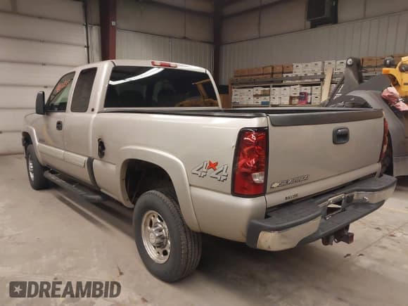 ✅ 2006 Chevrolet Silverado 2500HD LT2 • VIN: 1GCHK29U66E106074 • Лот: 41871985. Опубликован ранее на IAAI с пробегом 196 786 миль. Бесплатный доступ к архиву аукционных продаж из США и подробный отчёт об истории автомобиля на DreamBid. Изображение 3.