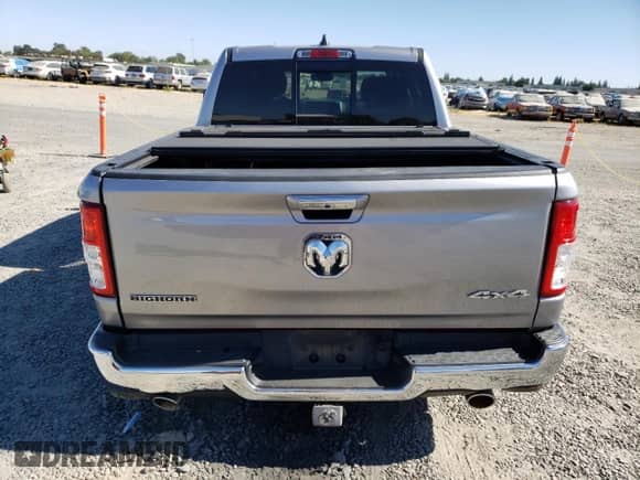 2020 Ram 1500 Big Horn z VIN 1C6SRFFT9LN393045, wystawiony jako Copart lot #66880755 z przebiegiem 81 615 mil mil oraz Szkoda całkowita • Salvage title. Historia ofert i sprzedaży dostępna na DreamBid. Obrazek 6.