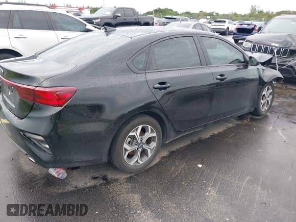 ✅ 2020 Kia Forte LXS • VIN: 3KPF24AD5LE256840 • Лот: 43247662. Опубликован ранее на IAAI с пробегом 77 189 миль. Бесплатный доступ к архиву аукционных продаж из США и подробный отчёт об истории автомобиля на DreamBid. Изображение 4.