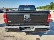 ✅ 2017 Chevrolet Silverado 1500 Custom • VIN: 1GCRCPEHXHZ302599 • Lot: 70905045. Wystawiony na Copart z przebiegiem 78 681 mil. Bezpłatny archiwum sprzedaży aukcyjnych z USA i szczegółowy raport historii pojazdu na DreamBid. Zdjęcie 6.