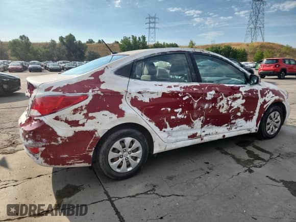 2017 Hyundai Accent SE z VIN KMHCT4AE4HU394494, wystawiony jako Copart lot #69775775 z przebiegiem 55 966 mil mil oraz Szkoda całkowita • Salvage title. Historia ofert i sprzedaży dostępna na DreamBid. Obrazek 3.