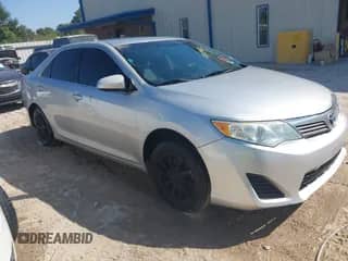 2014 Toyota Camry L z VIN 4T4BF1FK2ER440325, wystawiony jako IAAI lot #43327460 z przebiegiem 126 798 mil mil oraz . Historia ofert i sprzedaży dostępna na DreamBid. Obrazek 1.