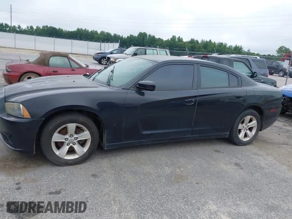 ✅ 2011 Dodge Charger SE • VIN: 2B3CL3CG6BH513624 • Lot: 42725810. Listed on IAAI with 116,726 mi. Free auction sales archive from the USA and detailed vehicle history report at DreamBid. Image 13.