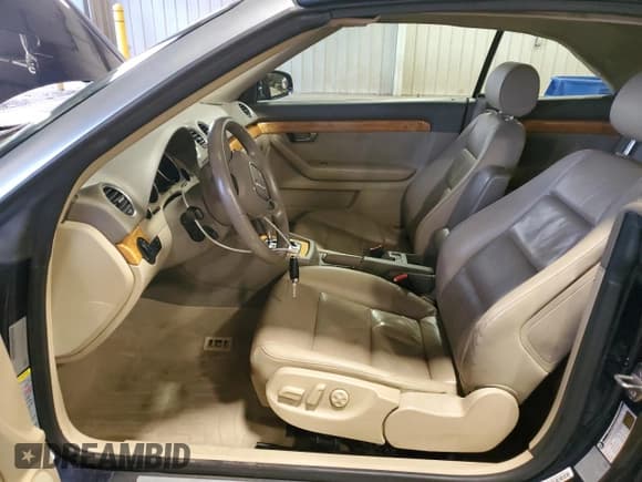 ✅ 2007 Audi A4 2.0T • VIN: WAUDF48H87K019330 • Lot: 92718595. Wystawiony na Copart z przebiegiem 93 341 mil. Bezpłatny archiwum sprzedaży aukcyjnych z USA i szczegółowy raport historii pojazdu na DreamBid. Zdjęcie 7.