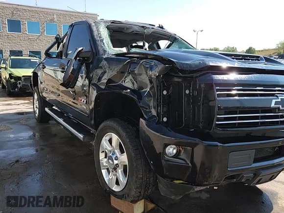 ✅ 2019 Chevrolet Silverado 2500HD LTZ • VIN: 1GC1KTEY1KF146776 • Lot: 71368295. Wystawiony na Copart z przebiegiem 87 384 mil. Bezpłatny archiwum sprzedaży aukcyjnych z USA i szczegółowy raport historii pojazdu na DreamBid. Zdjęcie 14.