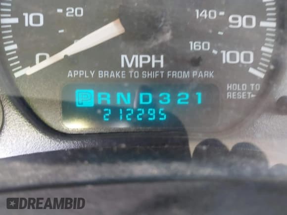 ✅ 2001 Chevrolet Silverado 2500HD LS • VIN: 1GCHK23UX1F185812 • Lot: 41879549. Listed on IAAI with 212,295 mi. Free auction sales archive from the USA and detailed vehicle history report at DreamBid. Image 15.