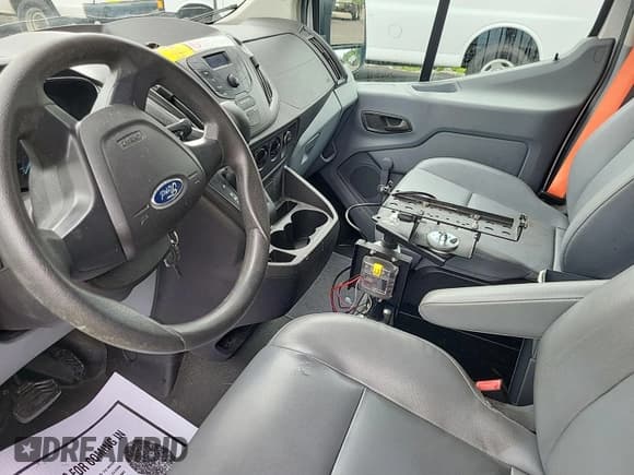 ✅ 2016 Ford Transit Cargo • VIN: 1FTYE1YM2GKB19264 • Lot: 42559430. Listed on IAAI with 291,290 mi. Free auction sales archive from the USA and detailed vehicle history report at DreamBid. Image 1.