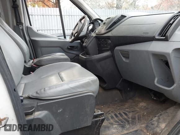 ✅ 2016 Ford Transit Cargo • VIN: 1FTYR2CM9GKA29238 • Лот: 43622611. Опубликован ранее на IAAI с пробегом 174 314 миль. Бесплатный доступ к архиву аукционных продаж из США и подробный отчёт об истории автомобиля на DreamBid. Изображение 5.