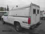 1994 Chevrolet Silverado 1500 z VIN 1GCEK14Z9RZ113856, wystawiony jako IAAI lot #43573290 z przebiegiem 247 761 mil mil oraz . Historia ofert i sprzedaży dostępna na DreamBid. Obrazek 3.