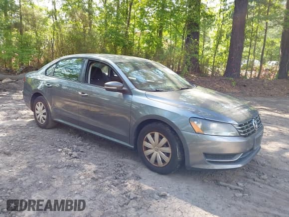 ✅ 2013 Volkswagen Passat S • VIN: 1VWAP7A38DC133589 • Lot: 42187123. Listed on IAAI with 201,425 mi. Free auction sales archive from the USA and detailed vehicle history report at DreamBid. Image 1.