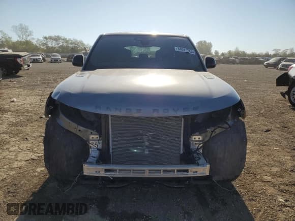 ✅ 2025 Land Rover Range Rover Sport SE • VIN: SAL1P9EU8SA469357 • Lot: 84011765. Listed on Copart with 5,865 mi. Free auction sales archive from the USA and detailed vehicle history report at DreamBid. Image 5.