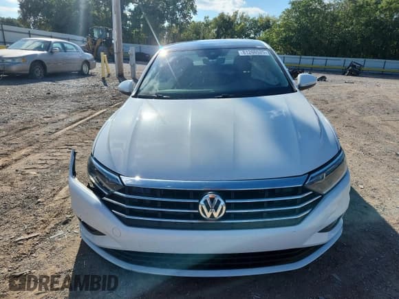 ✅ 2021 Volkswagen Jetta SEL Premium • VIN: 3VWG57BUXMM082389 • Lot: 81260525. Listed on Copart with 179,096 mi. Free auction sales archive from the USA and detailed vehicle history report at DreamBid. Image 5.