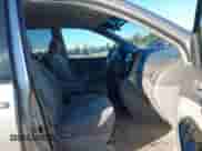 2005 Toyota Sienna LE z VIN 5TDZA23C55S326516, wystawiony jako IAAI lot #43476821 z przebiegiem 117 254 mil mil oraz . Historia ofert i sprzedaży dostępna na DreamBid. Obrazek 5.