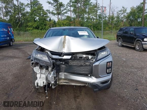 ✅ 2021 Mitsubishi Outlander ES • VIN: JA4ARUAU6MU020653 • Lot: 43406687. Listed on IAAI with 104,009 mi. Free auction sales archive from the USA and detailed vehicle history report at DreamBid. Image 11.