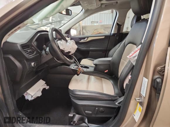 ✅ 2021 Ford Escape Titanium • VIN: 1FMCU9J96MUB21046 • Lot: 91577365. Listed on Copart with Not provided. Free auction sales archive from the USA and detailed vehicle history report at DreamBid. Image 7.