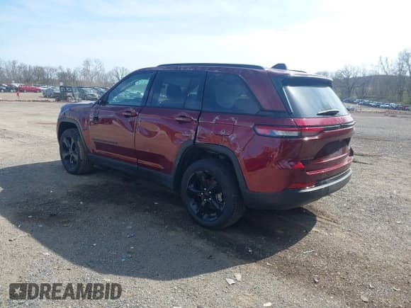 ✅ 2025 Jeep Grand Cherokee Limited • VIN: 1C4RJHBG3SC267325 • Lot: 42051651. Listed on IAAI with 5,610 mi. Free auction sales archive from the USA and detailed vehicle history report at DreamBid. Image 3.