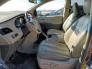 ✅ 2012 Toyota Sienna XLE • VIN: 5TDYK3DC8CS227019 • Лот: 81894735. Опубликован ранее на Copart с пробегом Не указан. Бесплатный доступ к архиву аукционных продаж из США и подробный отчёт об истории автомобиля на DreamBid. Изображение 7.