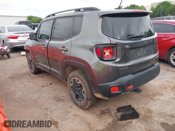 ✅ 2016 Jeep Renegade Trailhawk • VIN: ZACCJBCT8GPD58222 • Lot: 42124151. Listed on IAAI with 197,154 mi. Free auction sales archive from the USA and detailed vehicle history report at DreamBid. Image 3.