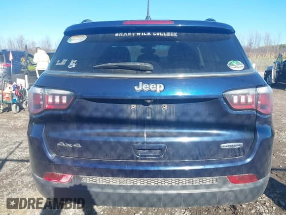 ✅ 2018 Jeep Compass Latitude • VIN: 3C4NJDBB8JT281803 • Lot: 43534542. Wystawiony na IAAI z przebiegiem 114 046 mil. Bezpłatny archiwum sprzedaży aukcyjnych z USA i szczegółowy raport historii pojazdu na DreamBid. Zdjęcie 16.