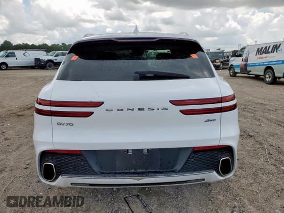 ✅ 2024 Genesis GV70 2.5T • VIN: 5NMMADTB8RH013689 • Lot: 64146255. Listed on Copart with 10,813 mi. Free auction sales archive from the USA and detailed vehicle history report at DreamBid. Image 6.