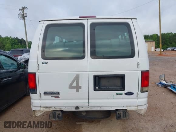 ✅ 2014 Ford Econoline Passenger XL • VIN: 1FBSS3BL1EDA64581 • Лот: 42469114. Опубликован ранее на IAAI с пробегом 123 833 миль. Бесплатный доступ к архиву аукционных продаж из США и подробный отчёт об истории автомобиля на DreamBid. Изображение 16.