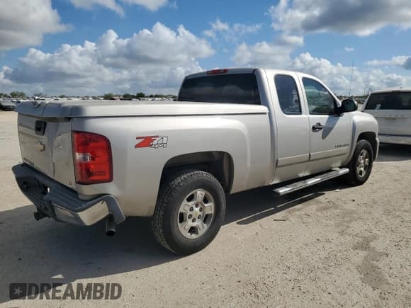 ✅ 2007 Chevrolet Silverado 1500 LTZ • VIN: 2GCEK19JX71647103 • Lot: 72085764. Listed on Copart with 238,432 mi. Free auction sales archive from the USA and detailed vehicle history report at DreamBid. Image 3.