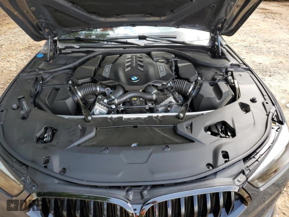 ✅ 2022 BMW 8 Series M850i xDrive • VIN: WBABC4C00NCJ85396 • Lot: 69748065. Wystawiony na Copart z przebiegiem 13 855 mil. Bezpłatny archiwum sprzedaży aukcyjnych z USA i szczegółowy raport historii pojazdu na DreamBid. Zdjęcie 11.