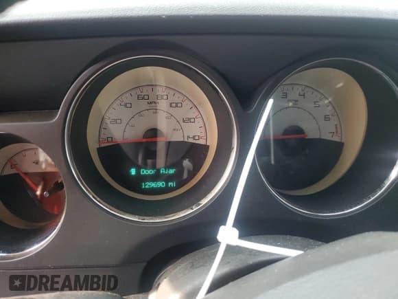 ✅ 2014 Dodge Challenger SXT • VIN: 2C3CDYAGXEH249859 • Lot: 79497024. Wystawiony na Copart z przebiegiem 129 690 mil. Bezpłatny archiwum sprzedaży aukcyjnych z USA i szczegółowy raport historii pojazdu na DreamBid. Zdjęcie 9.