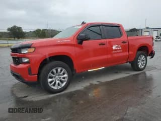 ✅ 2021 Chevrolet Silverado 1500 Custom • VIN: 3GCUYBEF6MG126500 • Lot: 84620345. Wystawiony na Copart z przebiegiem 165 958 mil. Bezpłatny archiwum sprzedaży aukcyjnych z USA i szczegółowy raport historii pojazdu na DreamBid. Zdjęcie 1.