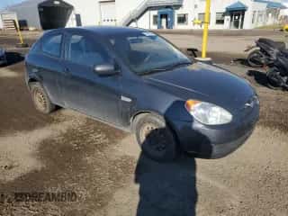 2011 Hyundai Accent L z VIN KMHCN3BC0BU202951, wystawiony jako Copart lot #77467344 z przebiegiem 134 873 mil mil oraz Szkoda całkowita • Salvage title. Historia ofert i sprzedaży dostępna na DreamBid. Obrazek 4.