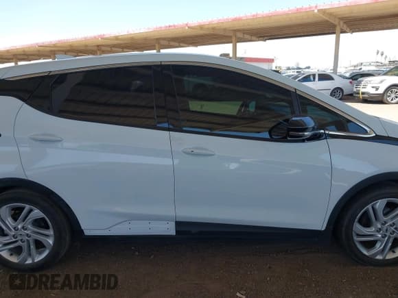 ✅ 2023 Chevrolet Bolt EV 1LT • VIN: 1G1FW6S0XP4112907 • Lot: 42250871. Wystawiony na IAAI z przebiegiem 25 219 mil. Bezpłatny archiwum sprzedaży aukcyjnych z USA i szczegółowy raport historii pojazdu na DreamBid. Zdjęcie 13.