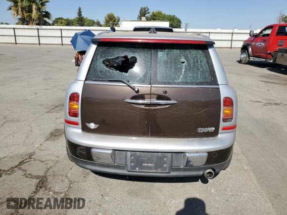 ✅ 2008 MINI Clubman • VIN: WMWML33508TJ46178 • Lot: 68038465. Listed on Copart with 162,812 mi. Free auction sales archive from the USA and detailed vehicle history report at DreamBid. Image 6.