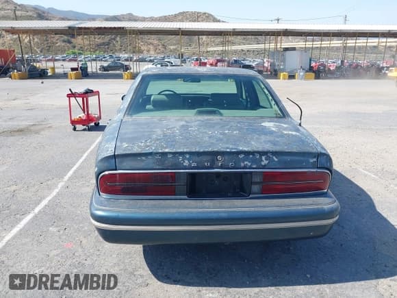 ✅ 1995 Buick Park Avenue • VIN: 1G4CW52K6SH615210 • Lot: 42428039. Wystawiony na IAAI z przebiegiem 218 377 mil. Bezpłatny archiwum sprzedaży aukcyjnych z USA i szczegółowy raport historii pojazdu na DreamBid. Zdjęcie 16.