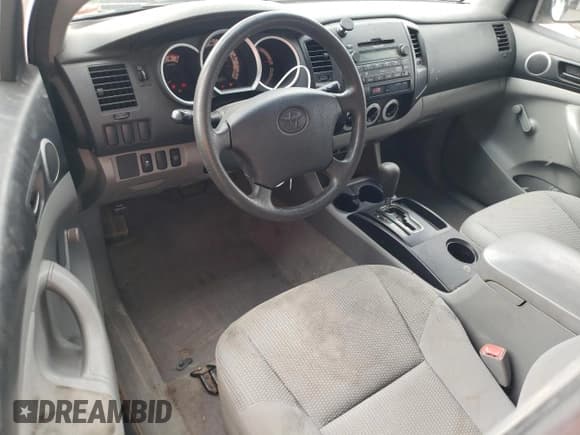 ✅ 2011 Toyota Tacoma • VIN: 5TFPX4EN5BX004402 • Lot: 80082205. Wystawiony na Copart z przebiegiem 176 519 mil. Bezpłatny archiwum sprzedaży aukcyjnych z USA i szczegółowy raport historii pojazdu na DreamBid. Zdjęcie 8.